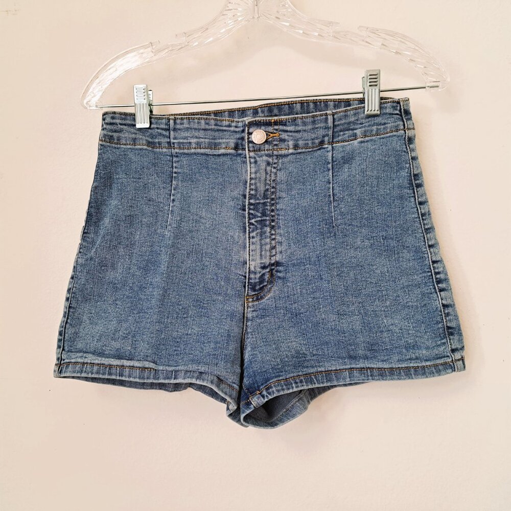 Wild Fable Women's Short High Rise Medium Wash Size 12/31R